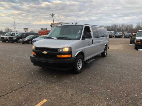 TOW OUT 2019 Chevrolet Express Passenger Van 198,880 Miles T1766 — photo 1