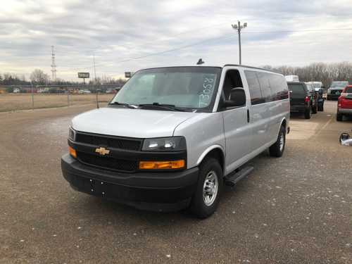 2020 Chevrolet Express Passenger Van 198,195 Miles T3058 — photo 1