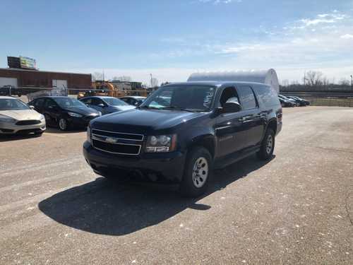 TOW OUT 2009 Chevrolet Suburban 4WD 4DR SUV 143,685 Miles M8496 — photo 1
