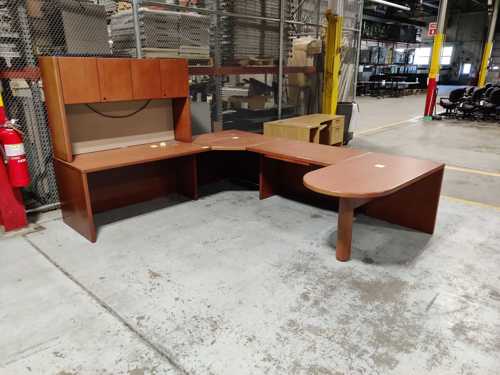 Wooden Desk Furniture (Lot 1) — photo 1
