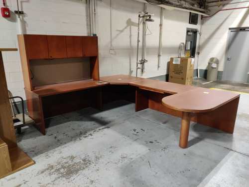 Wooden Desk Furniture (Lot 4) — photo 1